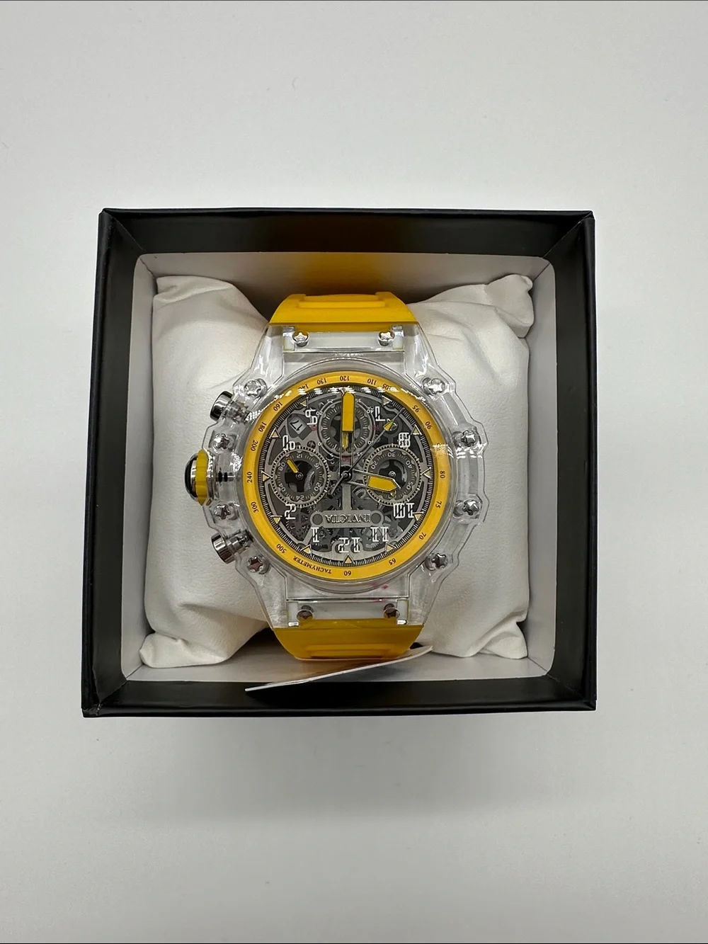 Invicta - Vaulthan - Men's Watch - 44mm - Yellow/Clear - (69677)